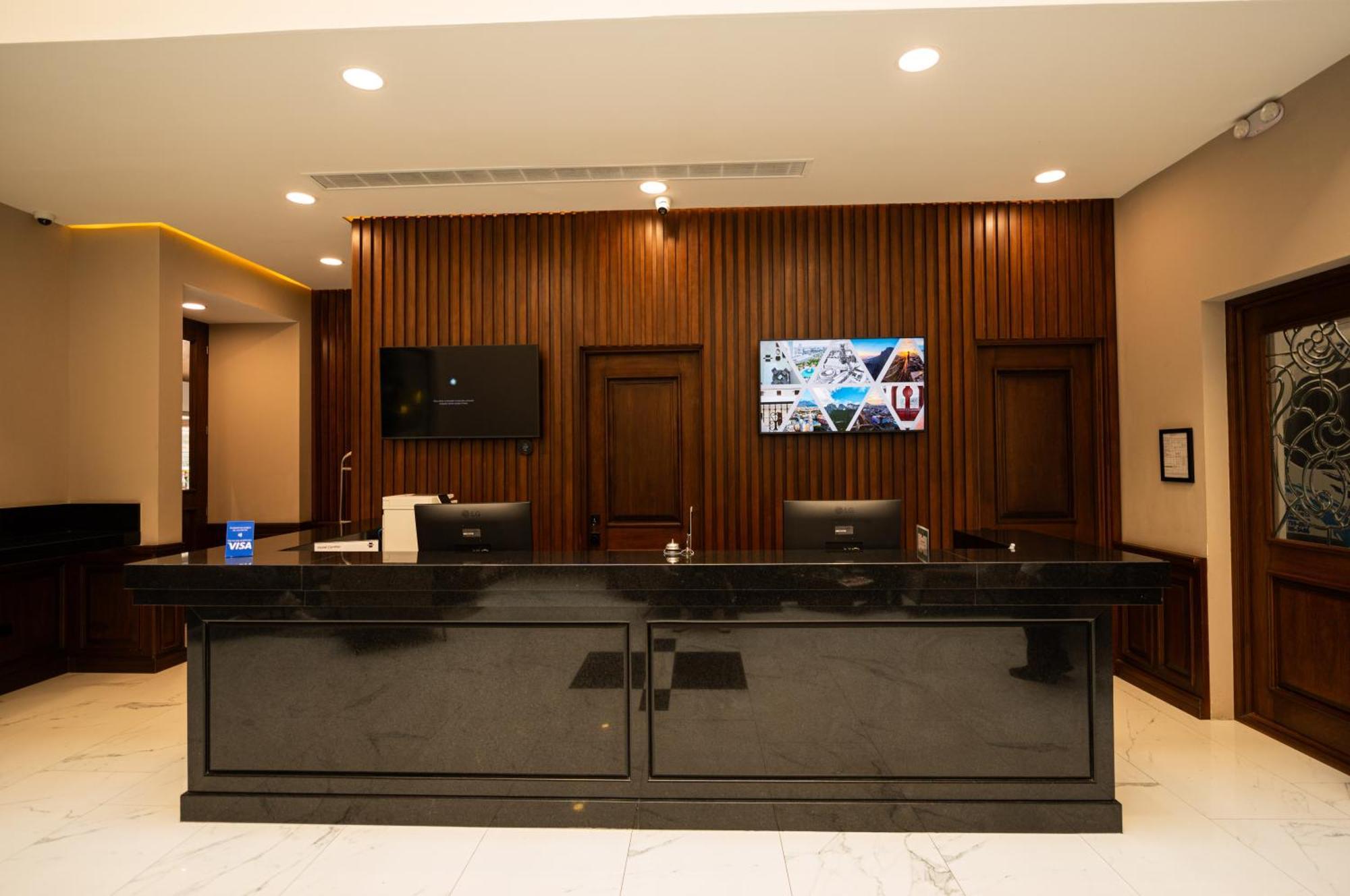 Hotel Centria Монтерей Екстериор снимка