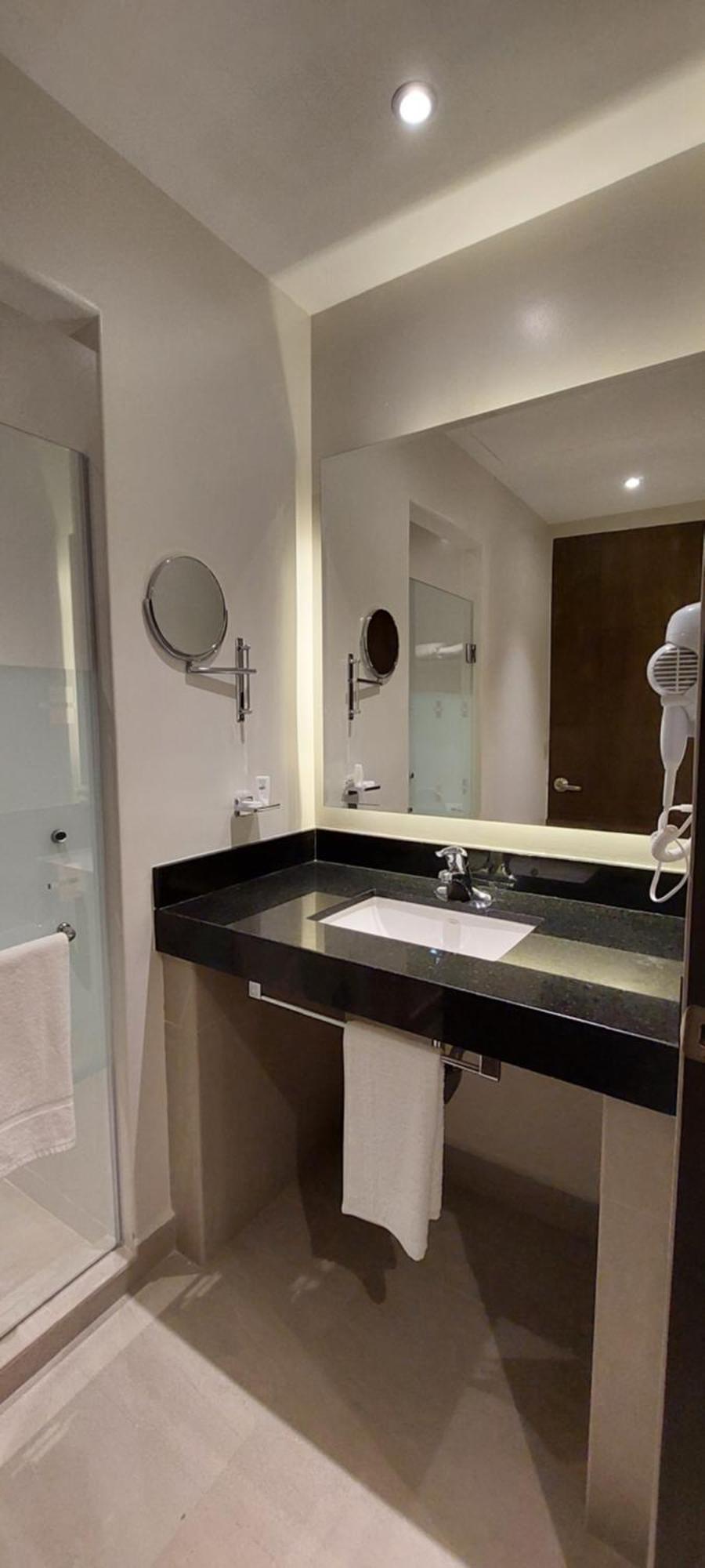 Hotel Centria Монтерей Екстериор снимка